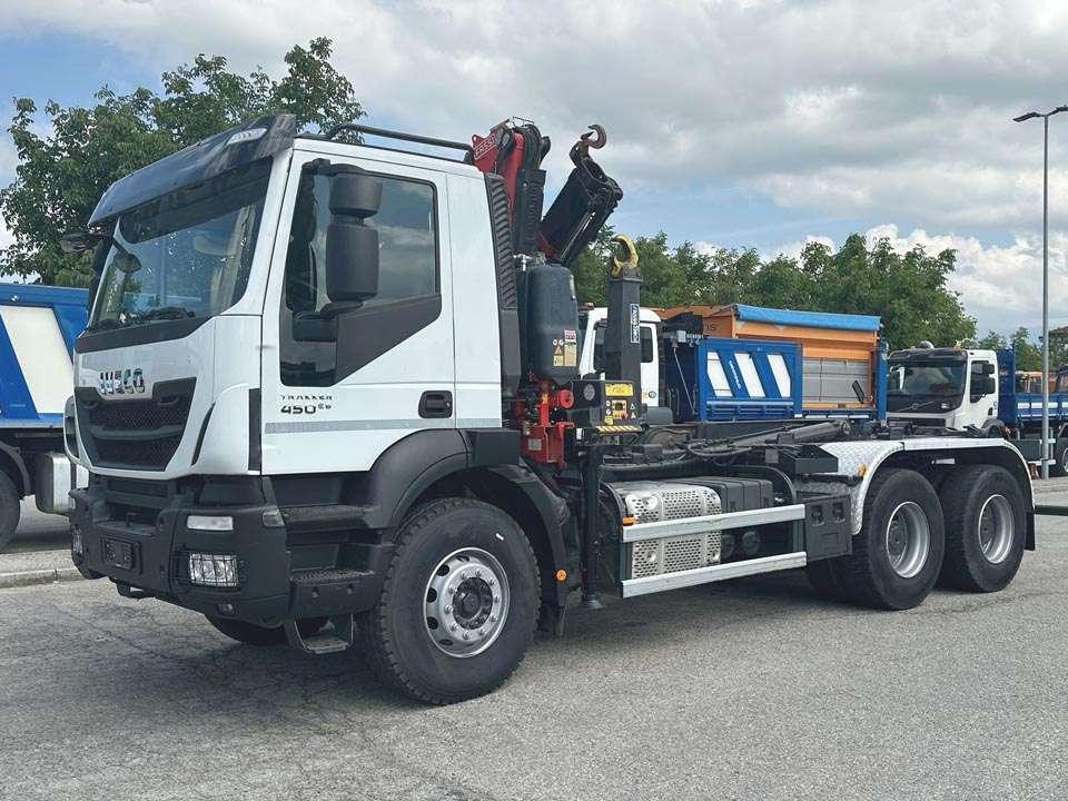 Iveco Trakker 450 6x4 Photo 1