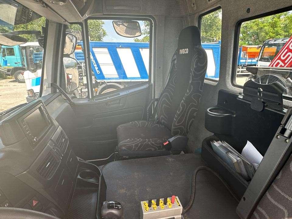 Iveco Trakker 450 6x4 Photo 19