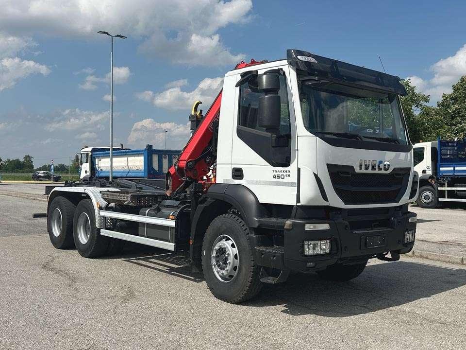 Iveco Trakker 450 6x4 Photo 21