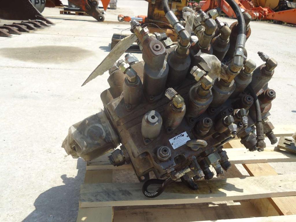 Distributeur hydraulique pour Fiat Kobelco E235 Photo 2
