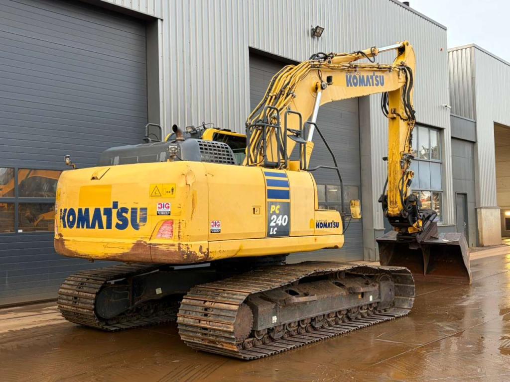 Komatsu PC240LC-10 Photo 8