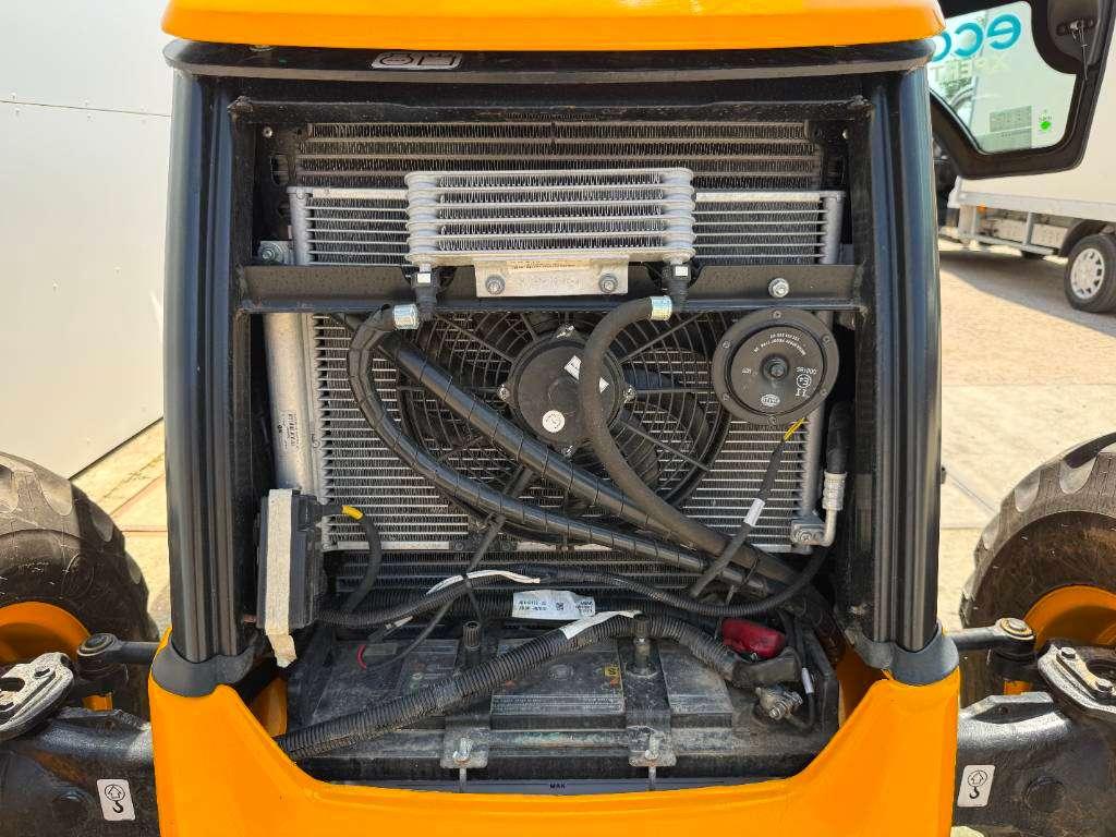 JCB 3DX / 3CX Plus 4WD - New / Unused/ Hammer Lines AC Photo 29