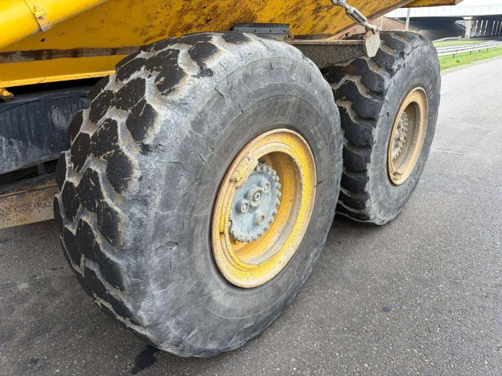 Komatsu HM300-3 Photo 21