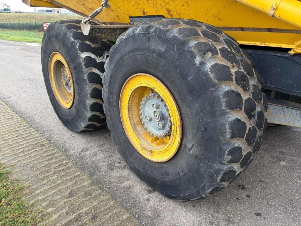 Komatsu HM300-3 Photo 24