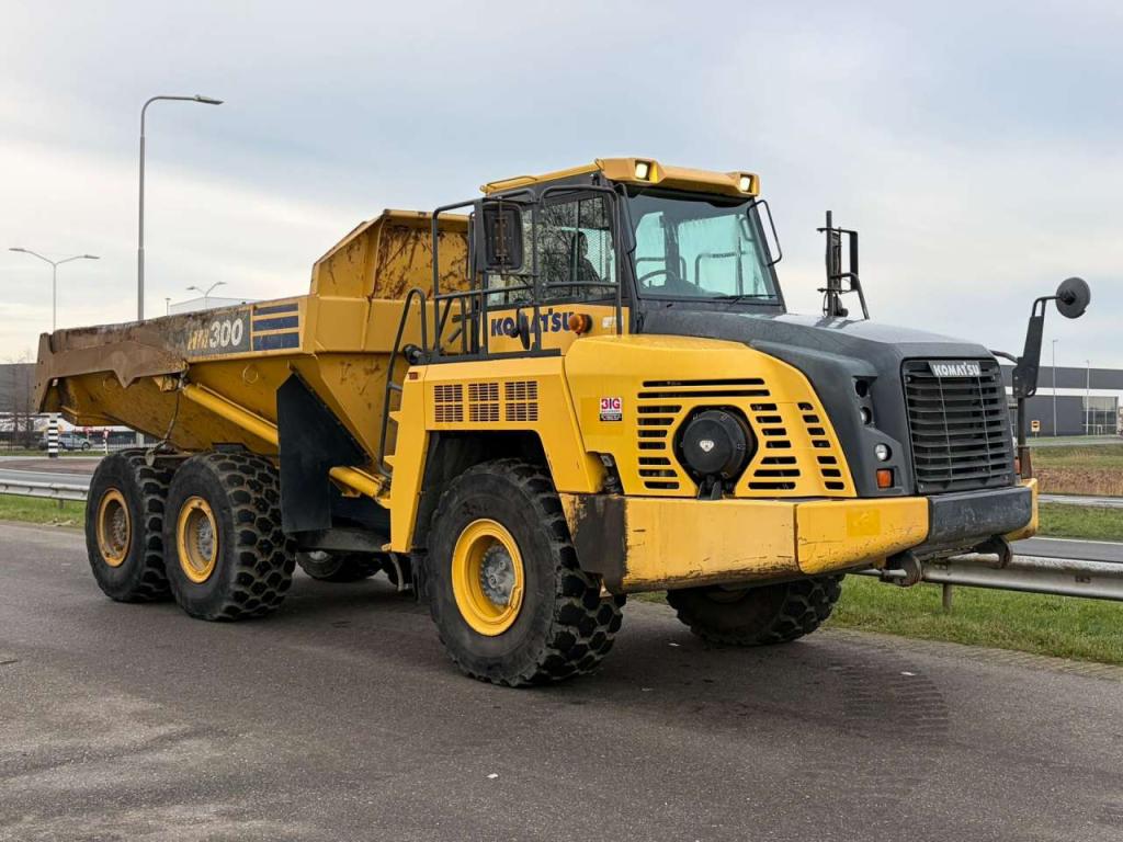 Komatsu HM300-3 Photo 7