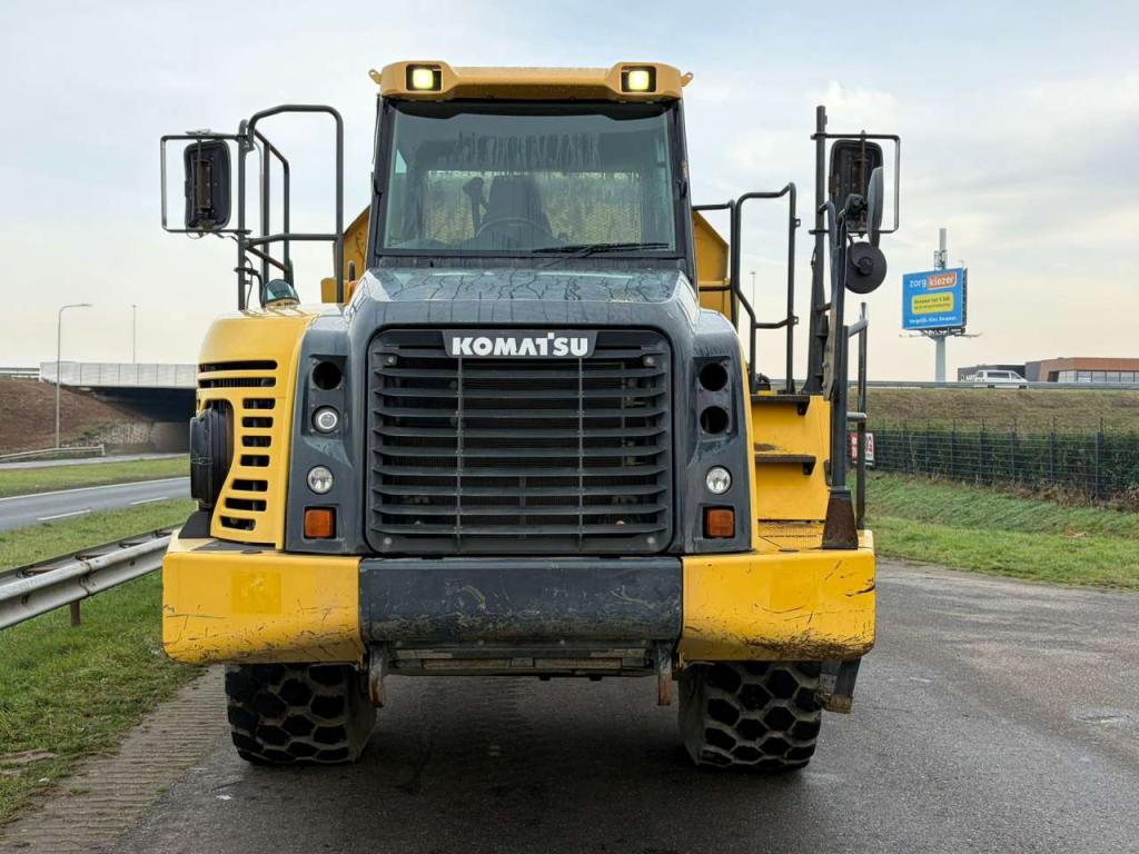 Komatsu HM300-3 Photo 8