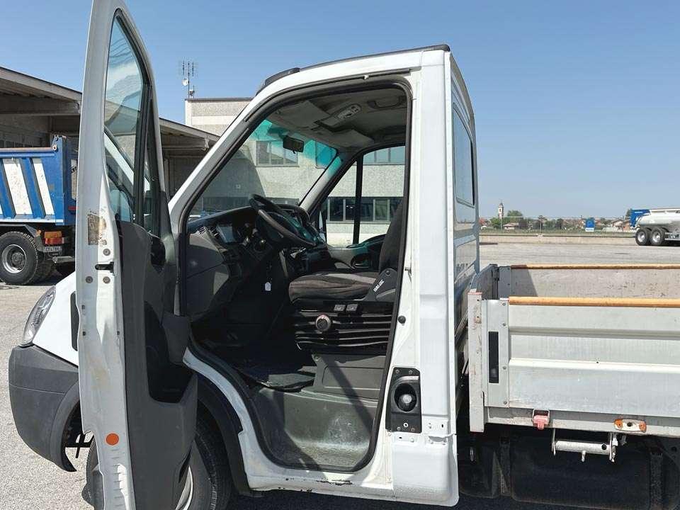 Iveco DAILY 35C13 4x2 Photo 11