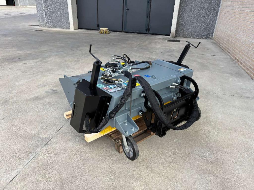 CM CSI 125 con attacco macchina polifunzionale Photo 3