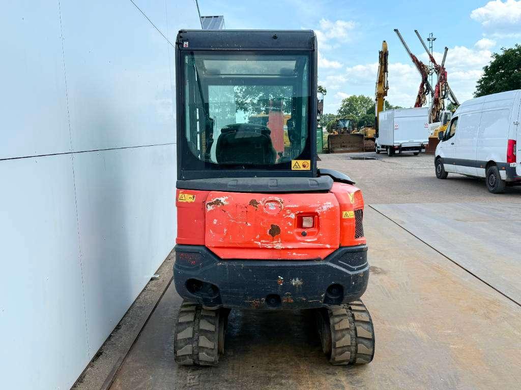 Kubota KX027-4 - Hammer Lines / Quick Coupler Photo 4