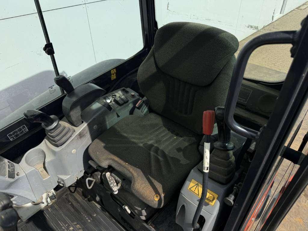 Kubota KX027-4 - Hammer Lines / Quick Coupler Photo 8