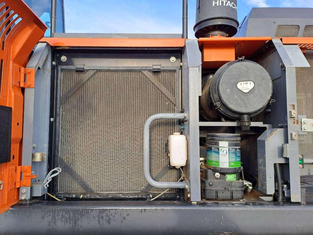 Hitachi Zx350LCN-6 Photo 21