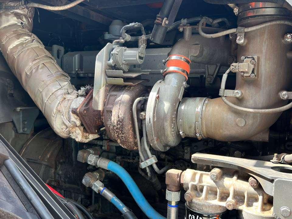 Hitachi ZW370-6 Photo 17