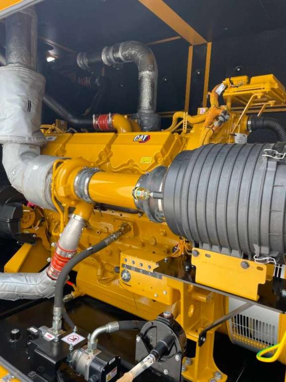 Caterpillar DE1100GC - 1.100 kVA Standby Generator - DPX-18225 Photo 12