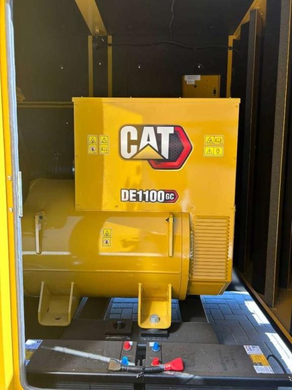 Caterpillar DE1100GC - 1.100 kVA Standby Generator - DPX-18225 Photo 15