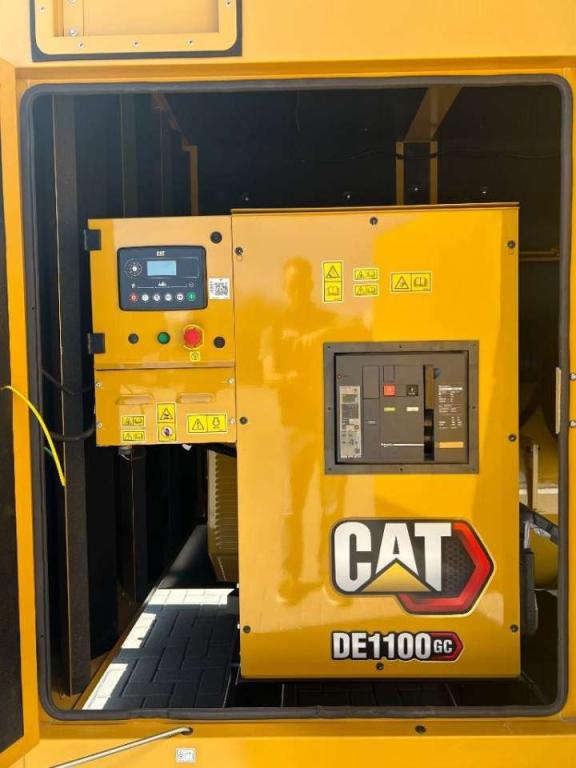 Caterpillar DE1100GC - 1.100 kVA Standby Generator - DPX-18225 Photo 18