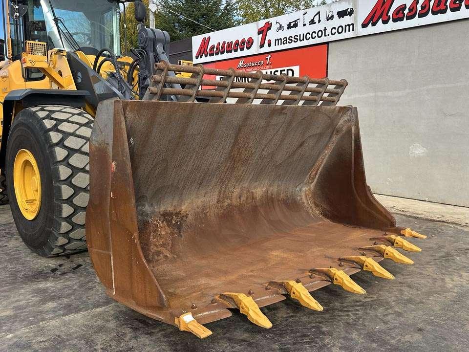 Volvo L180G Photo 10