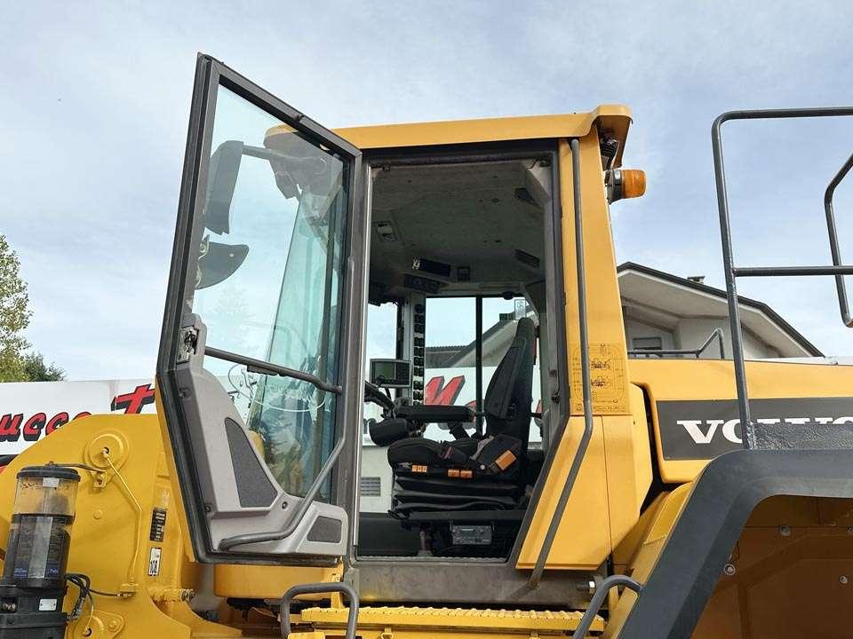 Volvo L180G Photo 12