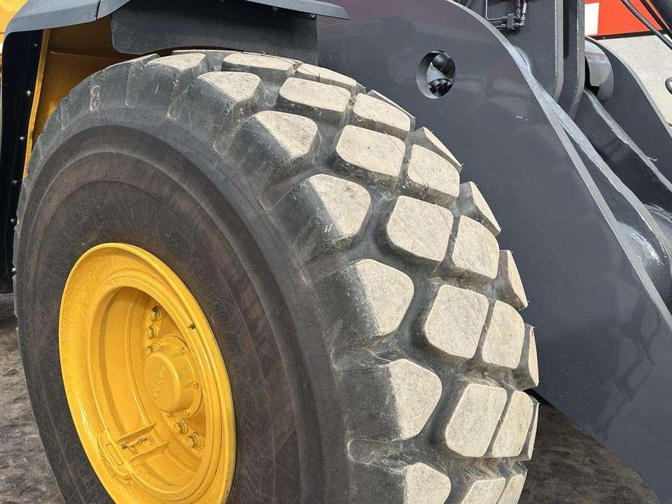 Volvo L180G Photo 8
