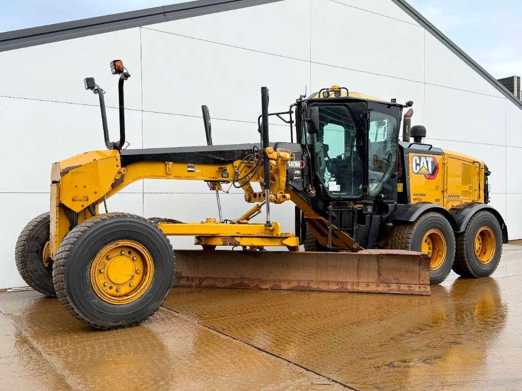 Caterpillar 140M2 VHP 6x6 AWH - 4.88m Blade Photo 1