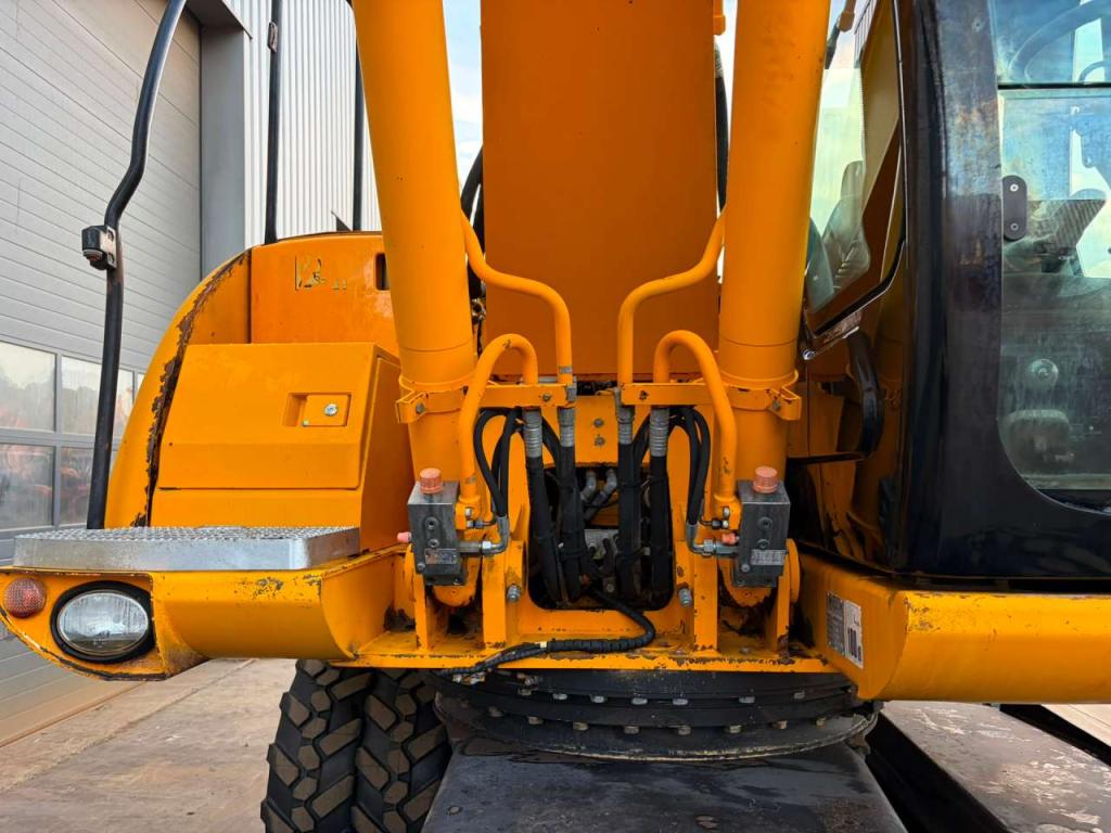 JCB JS175W Photo 10