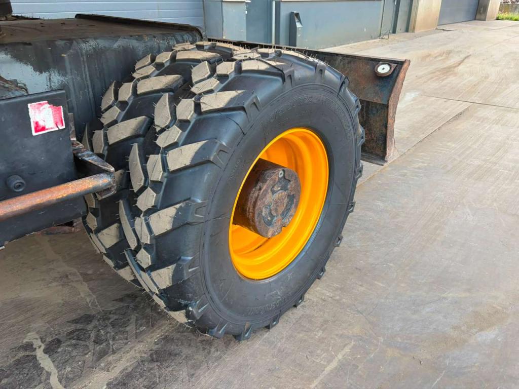 JCB JS175W Photo 12