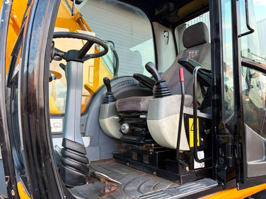 JCB JS175W Photo 17