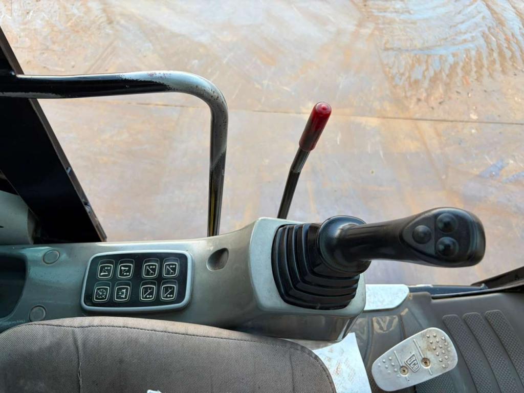 JCB JS175W Photo 20