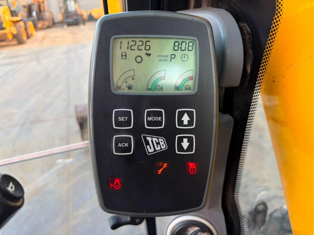 JCB JS175W Photo 23