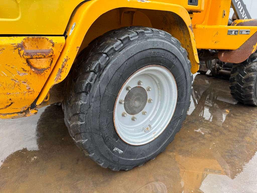 Volvo L30B - Bucket + Forks / Quick Coupler Photo 26