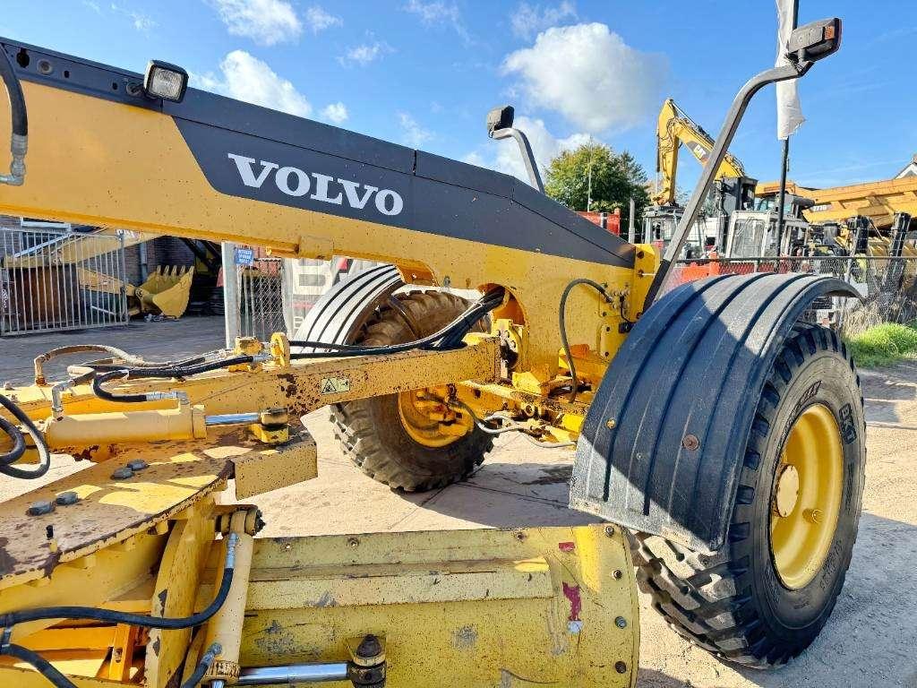 Volvo G960B - 4.90 Meter Blade / Backup Camera Photo 12