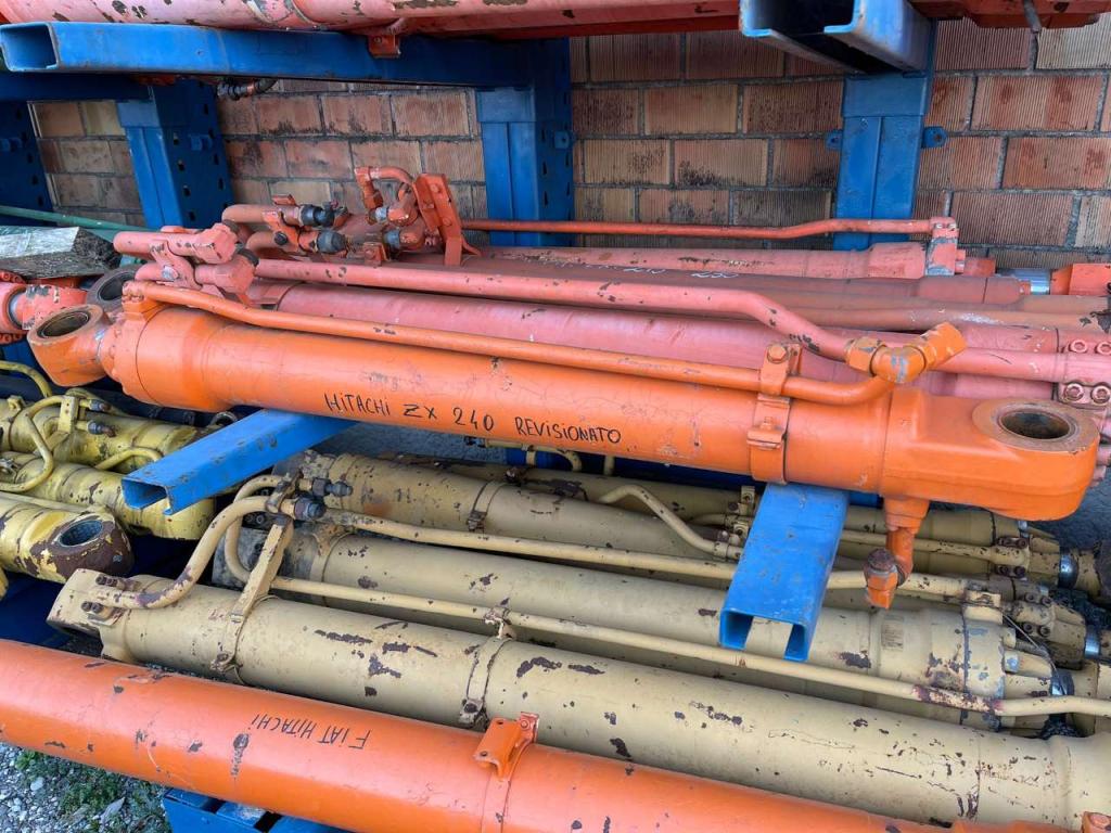Piston pour Hitachi ZX 240 Photo 1