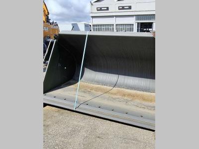 Godet de chargement en vente par C.A. E P. Ghetti Spa