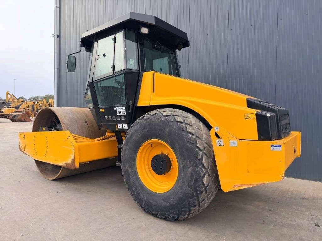 Dynapac CA302D Photo 2