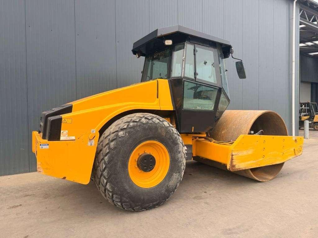 Dynapac CA302D Photo 4