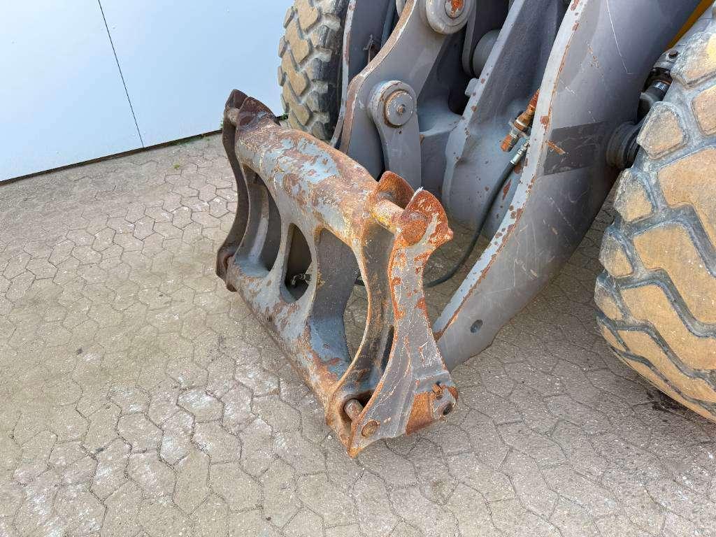 Volvo L70H - 3rd Function / Quick Coupler Photo 13