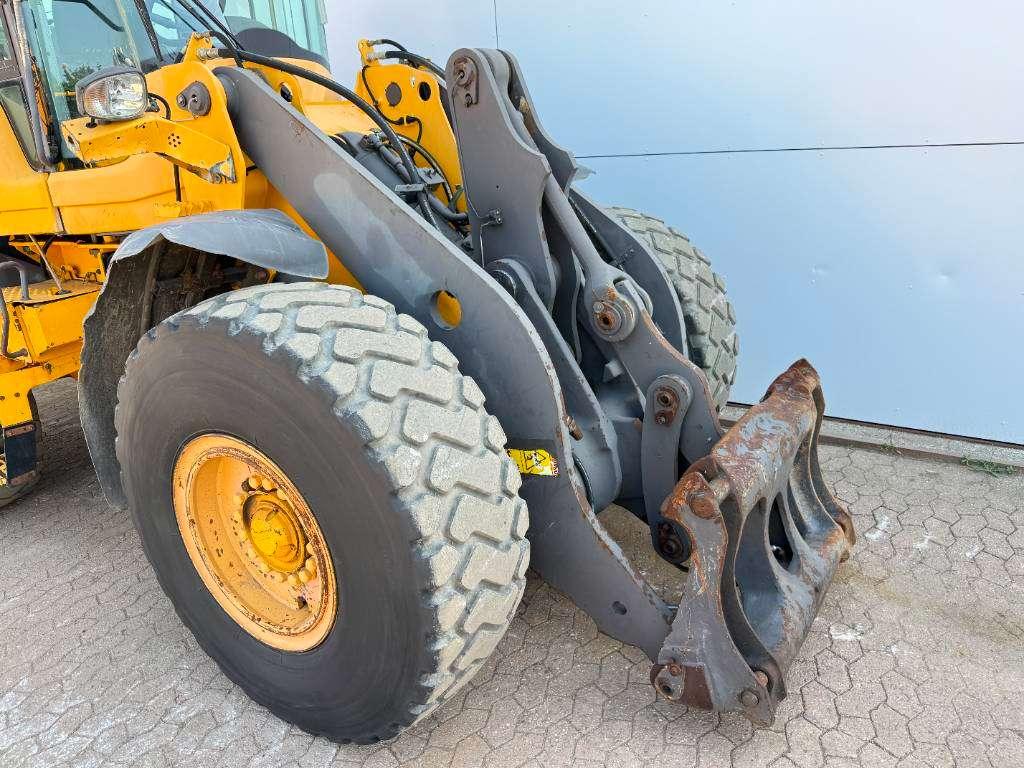 Volvo L70H - 3rd Function / Quick Coupler Photo 14