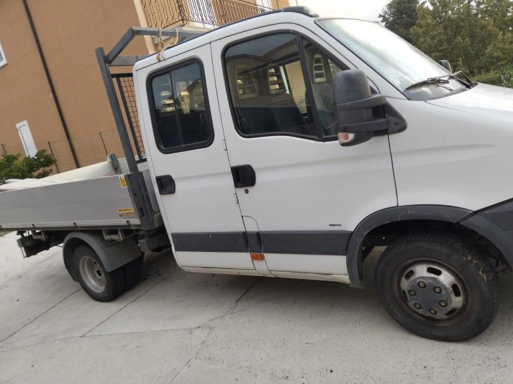 Iveco 35-12 Daily Photo 2