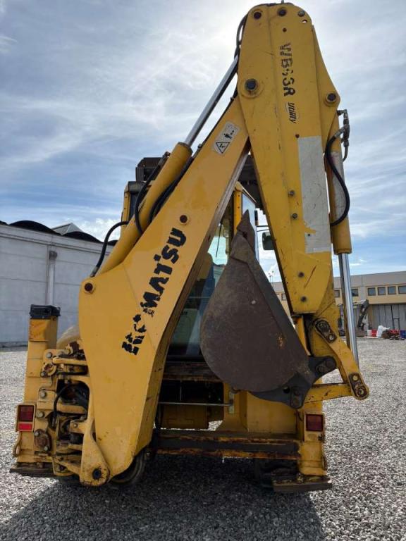 Komatsu WB93R-2 Photo 6