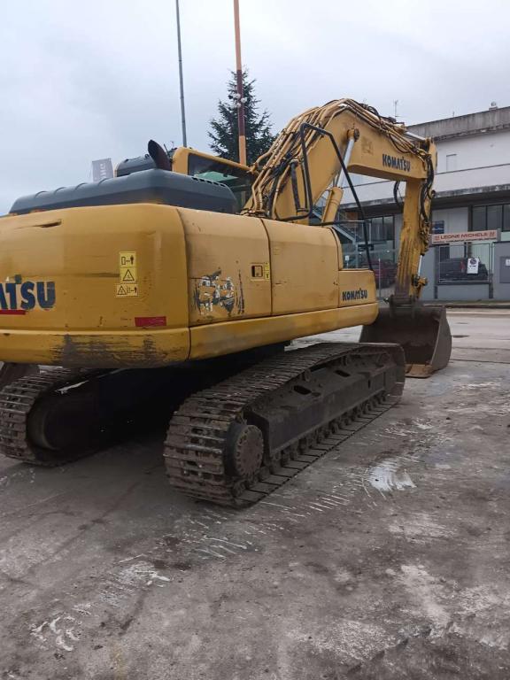 Komatsu PC 210-8 Photo 5