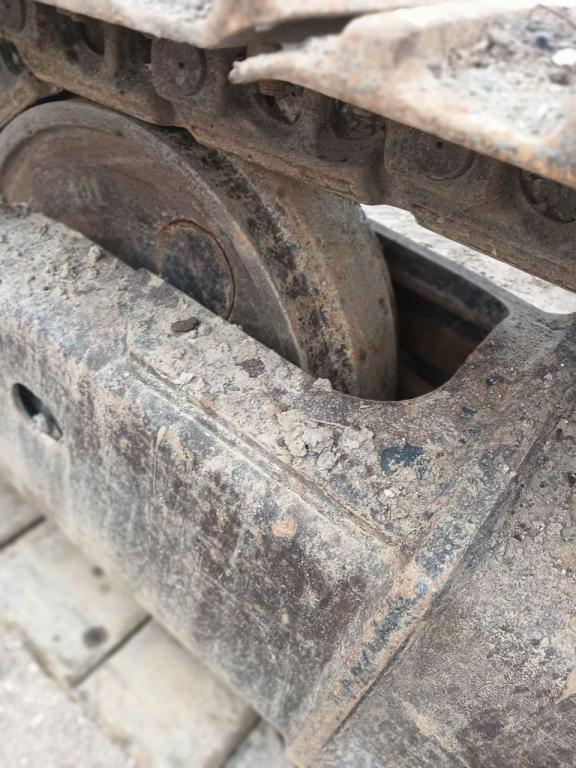Komatsu PC 210-8 Photo 9
