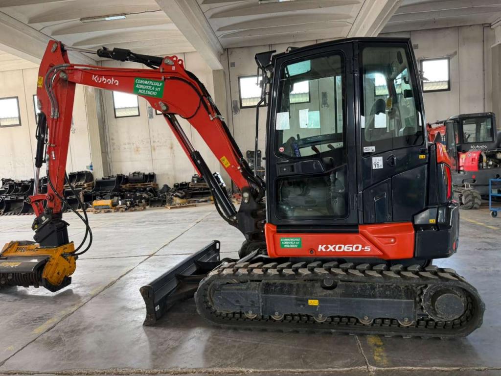 Kubota KX060-5 Photo 5