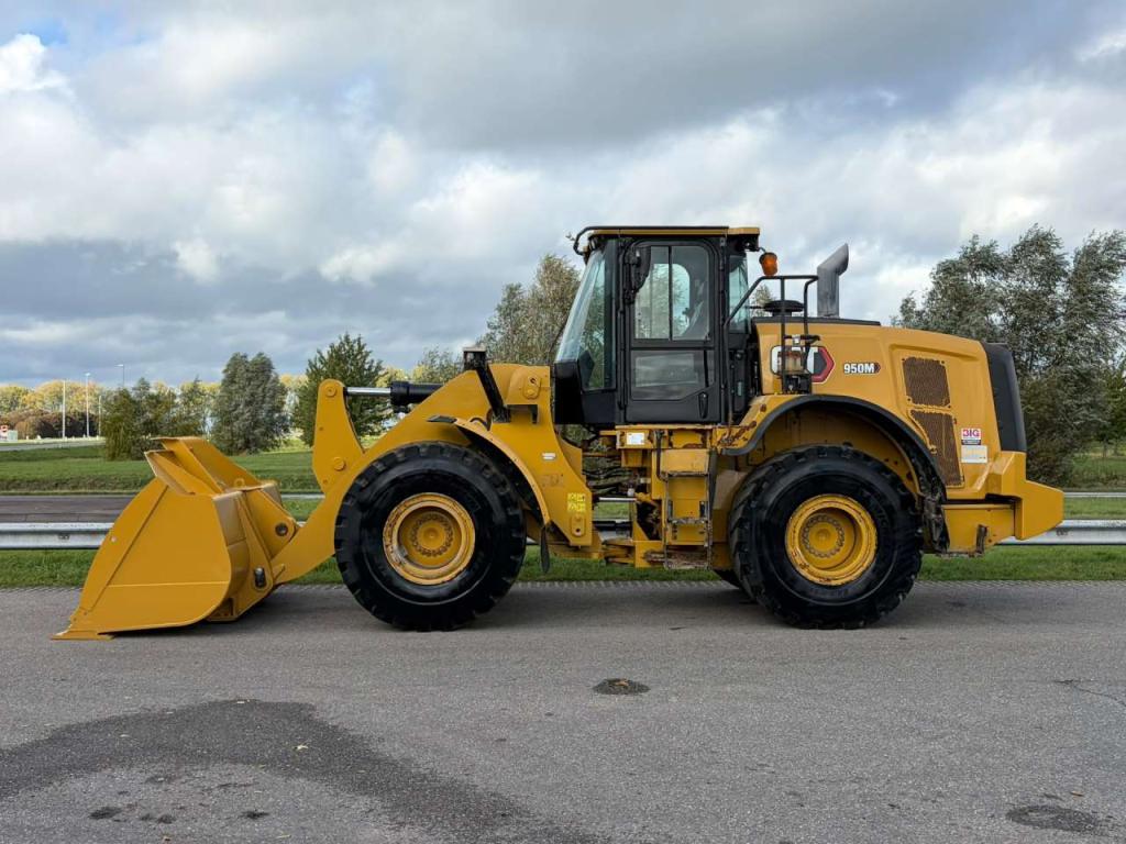 Caterpillar 950M Photo 1