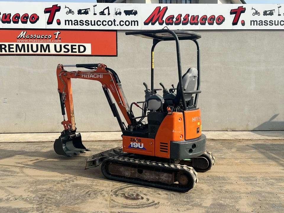 Hitachi ZX19U-6 YRL Photo 3