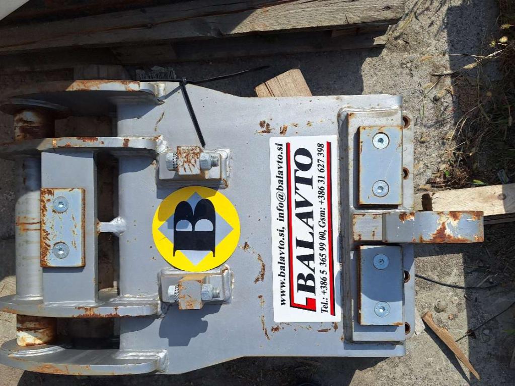S2 for 25-32 ton excavators Attachment plate Photo 5