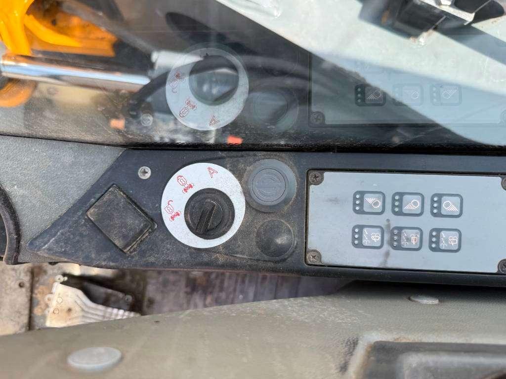 Liebherr A910 - Blade / Auto Greasing / Quick Coupler Photo 13