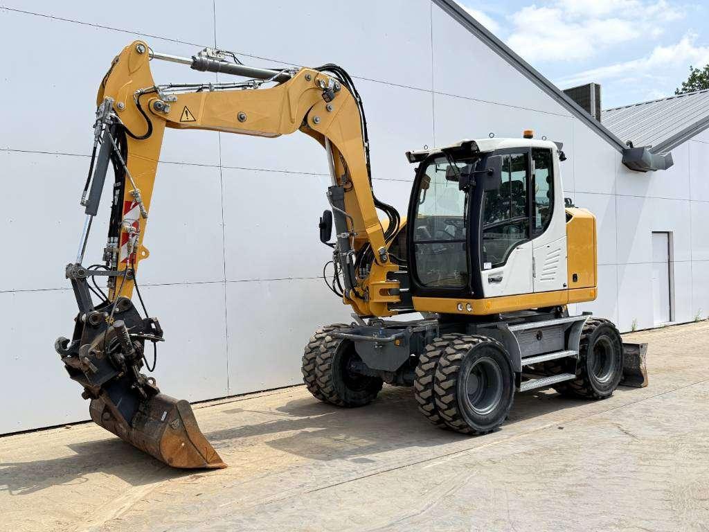 Liebherr A910 - Blade / Auto Greasing / Quick Coupler Photo 2