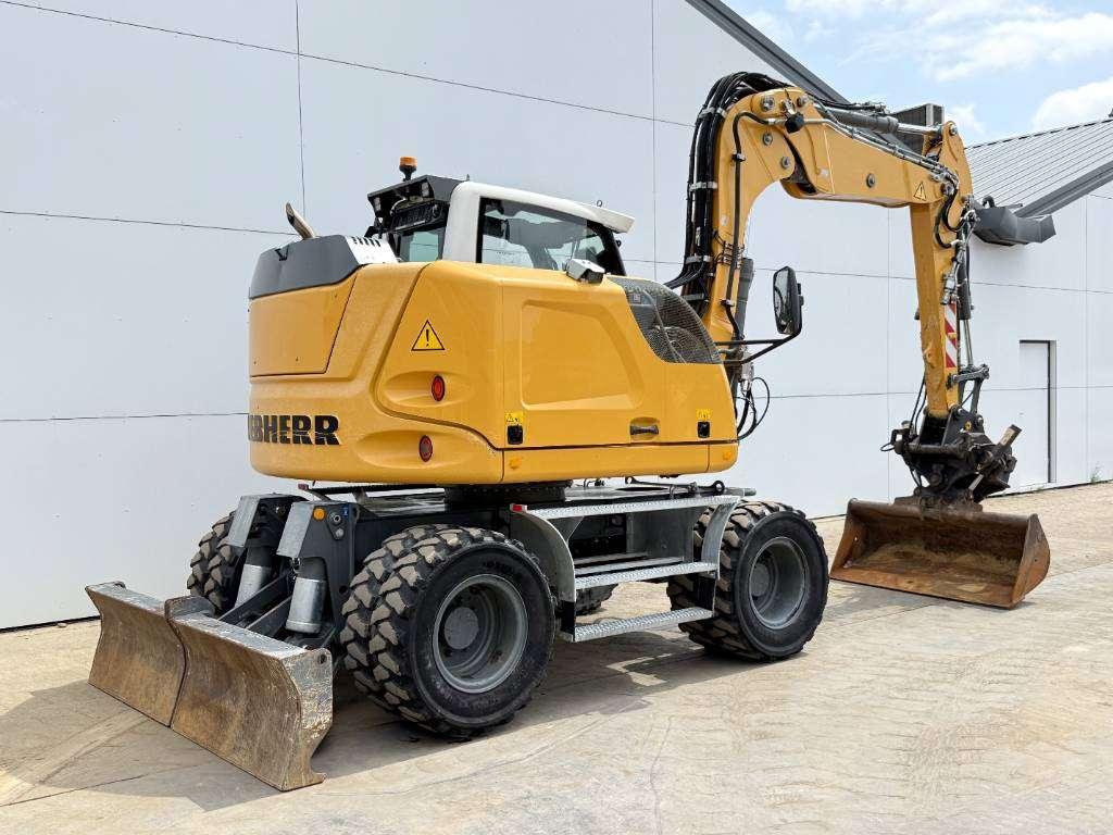 Liebherr A910 - Blade / Auto Greasing / Quick Coupler Photo 5
