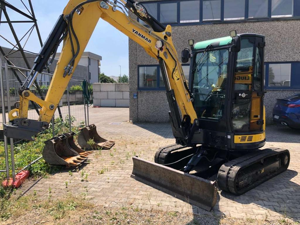 Yanmar ViO38 Photo 8