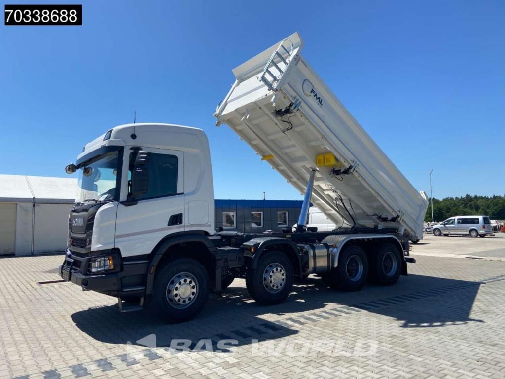 Scania P420 8X4 Photo 2