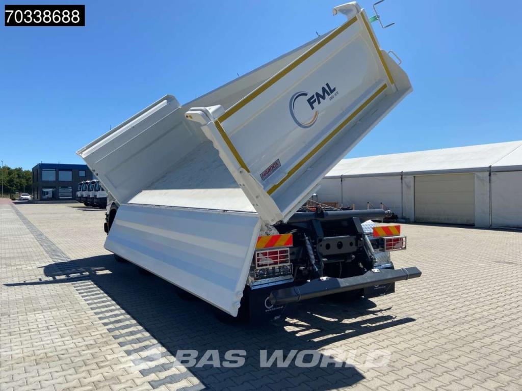 Scania P420 8X4 Photo 3